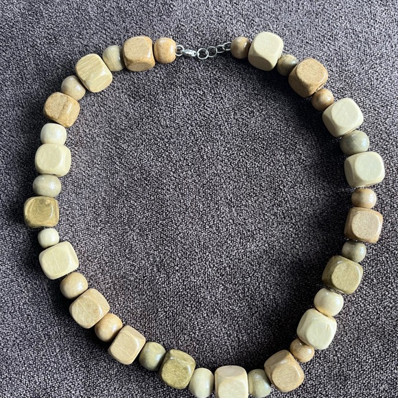 Wooden choker - Picture 6 of 6